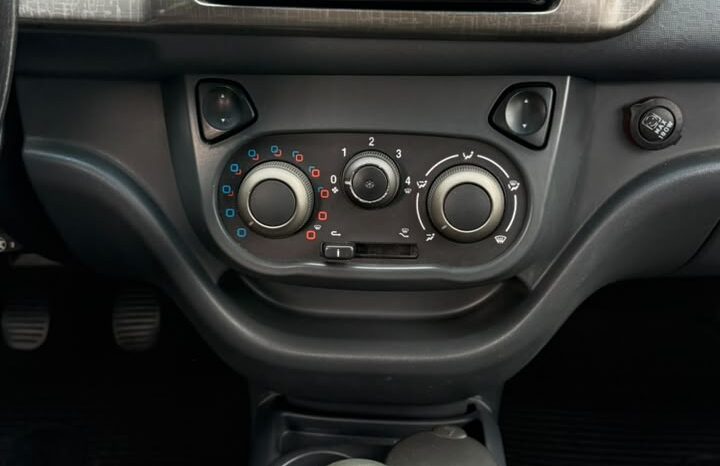 FIAT UNO WAY ECONOMY 1.0 2012 completo