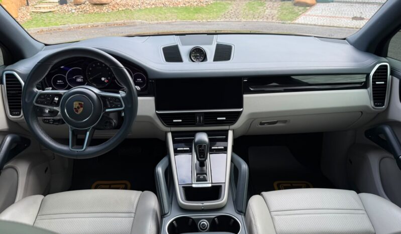 PORSCHE CAYENNE E-HYBRID 3.0 V6 2022 completo